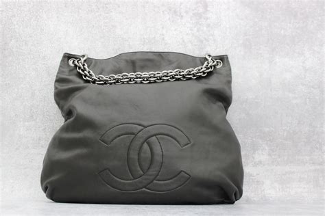 chanel hobo bag with chunky chain strap|chanel hobo bag vintage.